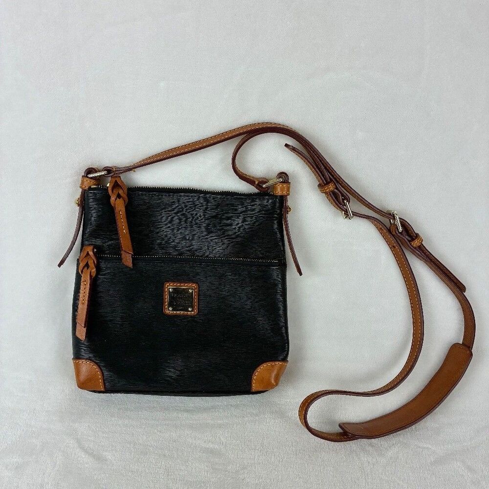 Dooney & Bourke Black Textured Crossbody Bag - Travel Quiet Luxury Minimalist